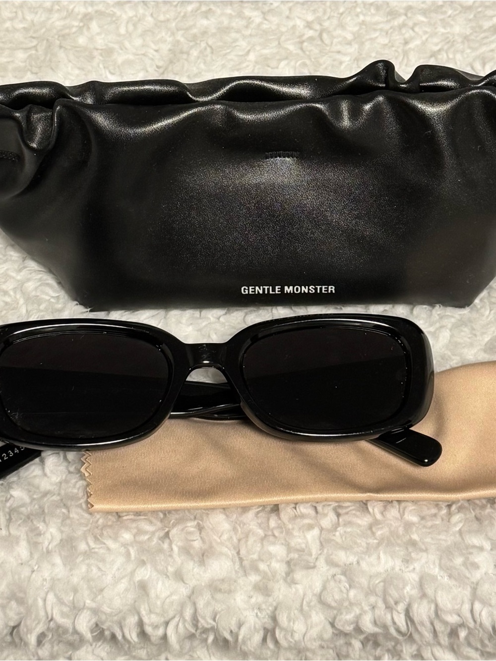 Gentle Monster Black Rectangular Sunglasses